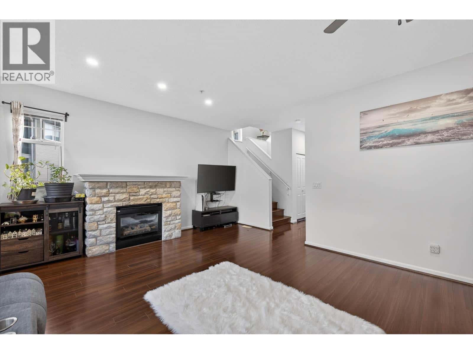 57 1010 EWEN AVENUE — New Westminster, British Columbia - Photo 2 of 32