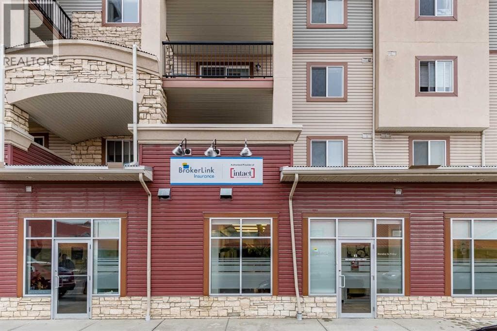 2, 505 Railway Street W — Cochrane, Alberta - Main photo