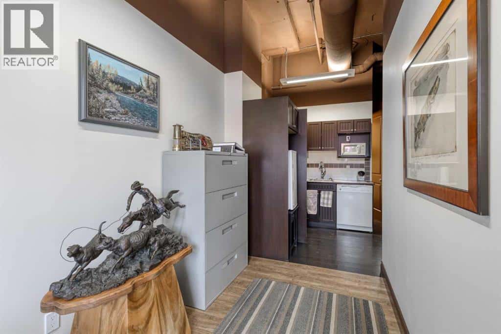 2, 505 Railway Street W — Cochrane, Alberta - Photo 4 of 10