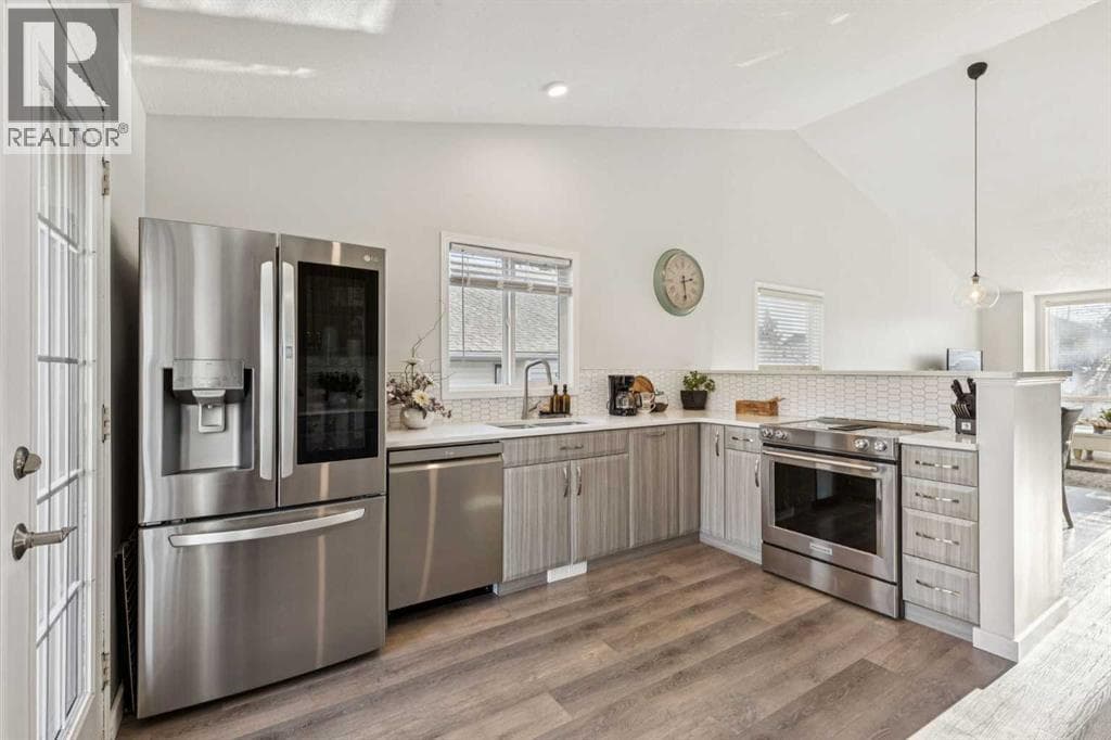 36 Riverview Drive — Cochrane, Alberta - Main photo