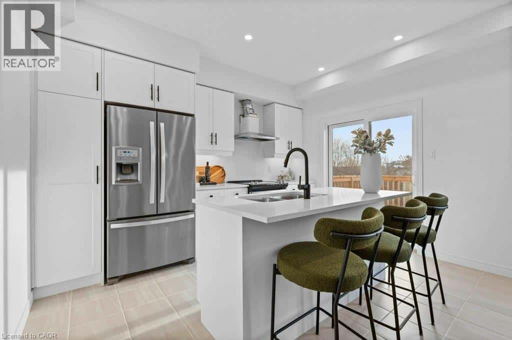 2 SORA Lane — Guelph, Ontario - Photo 4 of 34