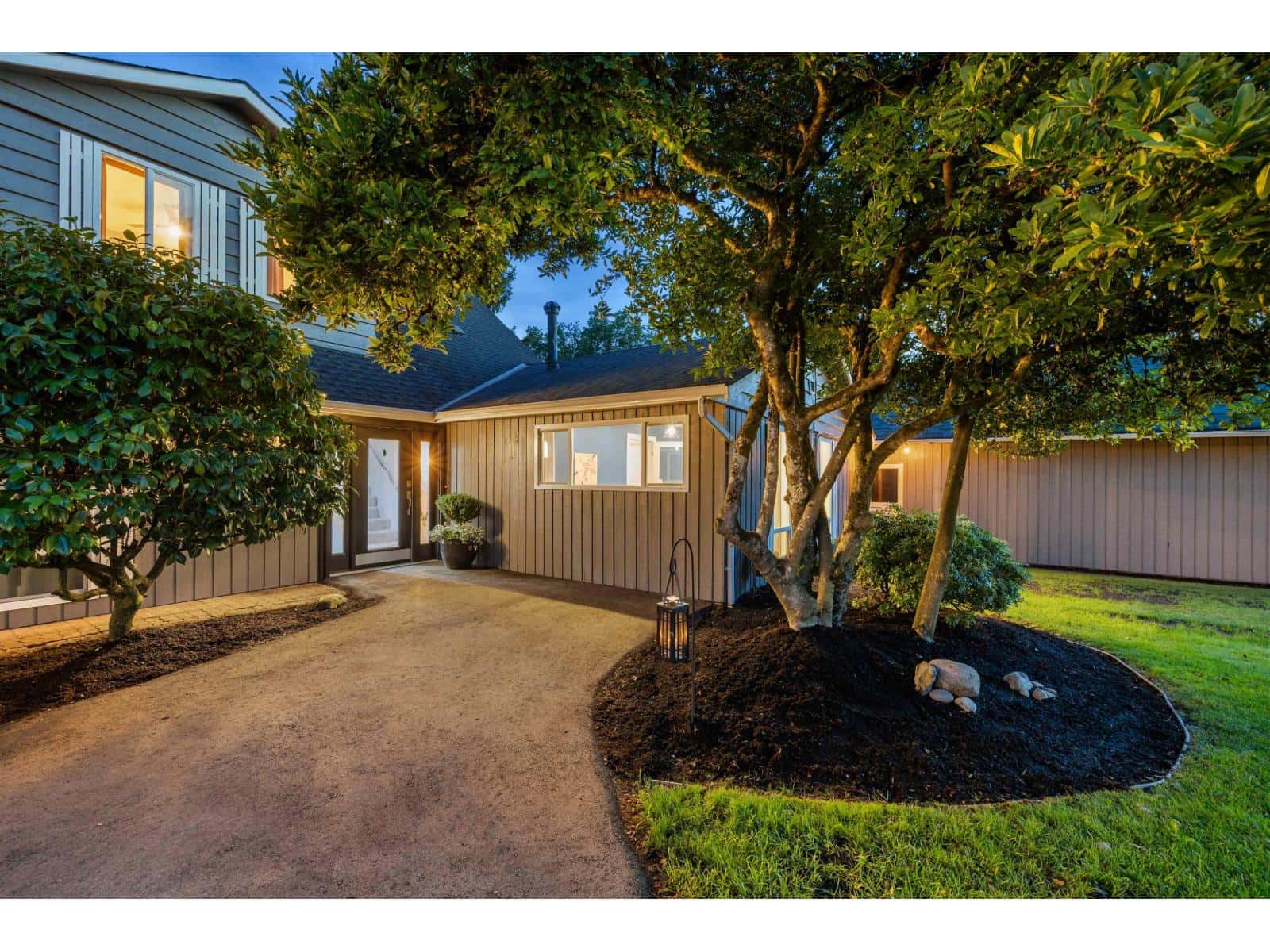 22806 RENNIE AVENUE — Langley, British Columbia - Photo 3 of 40