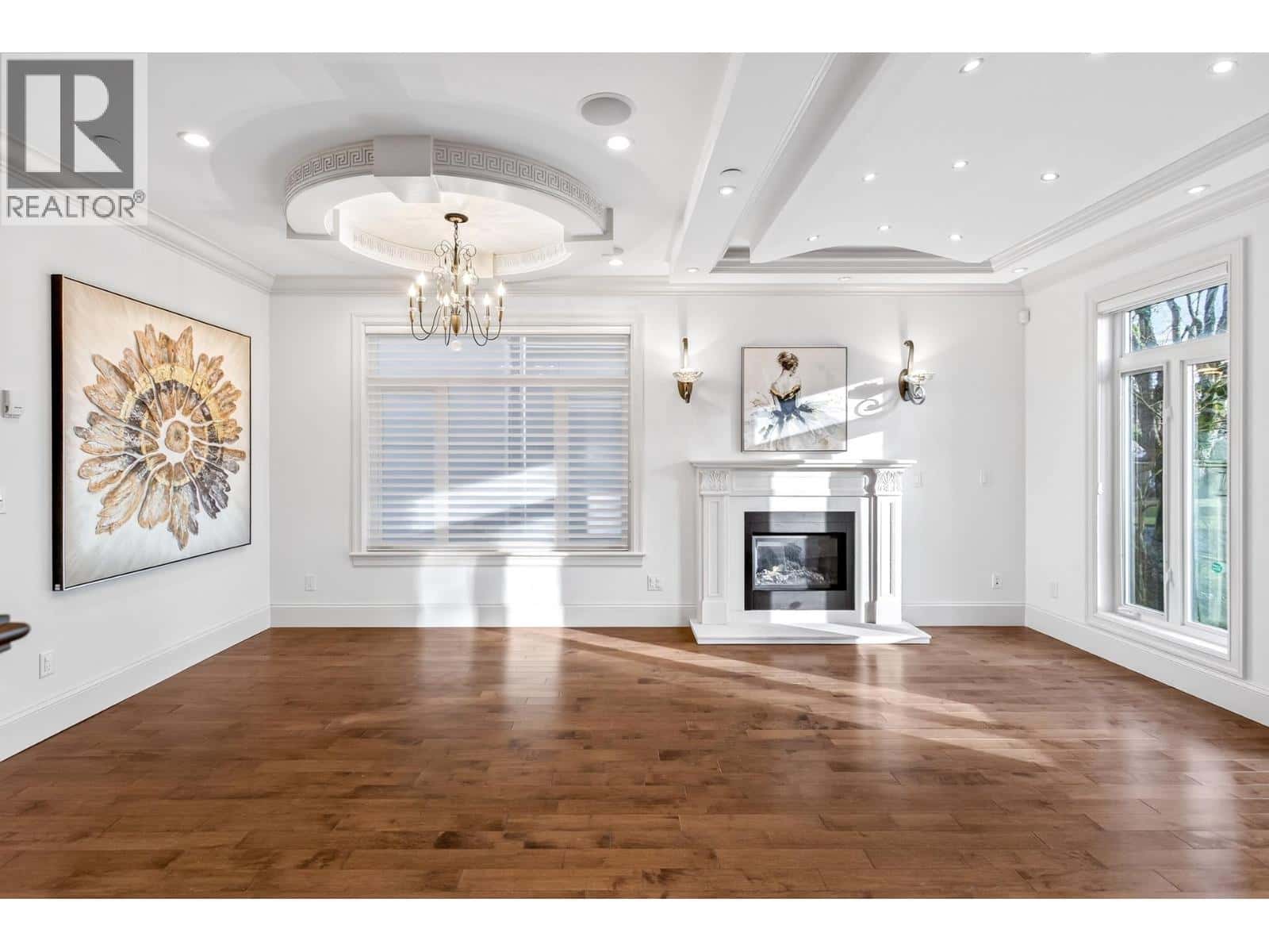 3715 W 22ND AVENUE — Vancouver, British Columbia - Photo 4 of 38