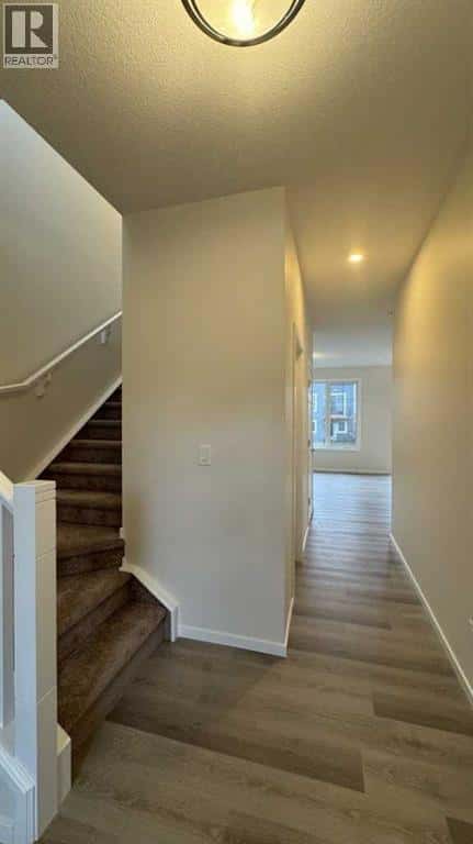 609 Southwinds Close SW — Airdrie, Alberta - Photo 4 of 19