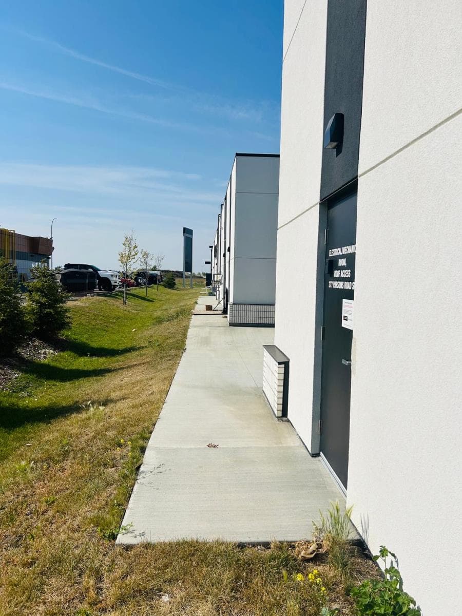 Edmonton — Edmonton - Main photo