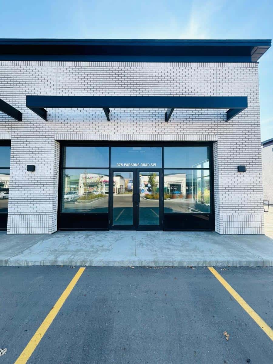 Edmonton — Edmonton - Photo 3 of 108