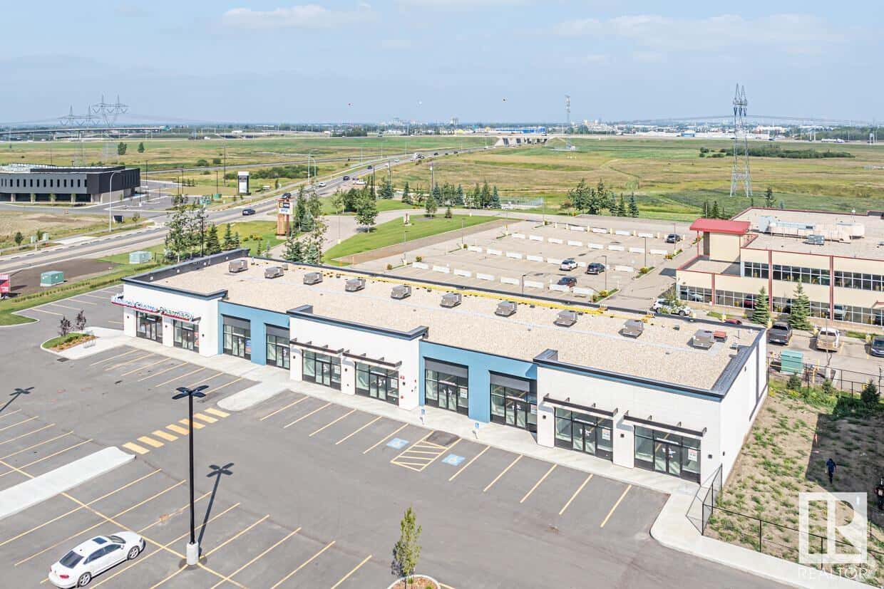 Edmonton — Edmonton - Photo 4 of 42