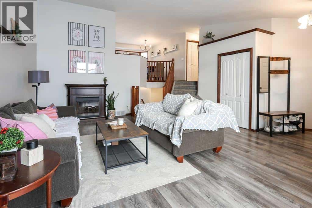 26 Raabis Street — Red Deer, Alberta - Photo 5 of 50