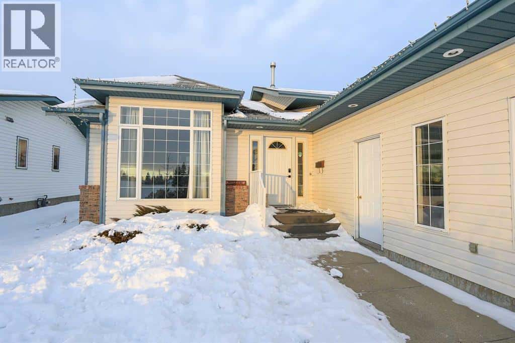 26 Raabis Street — Red Deer, Alberta - Photo 3 of 50