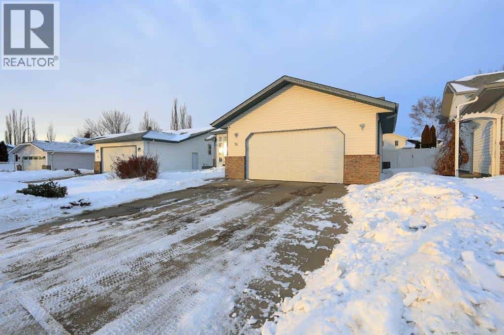26 Raabis Street — Red Deer, Alberta - Photo 2 of 50