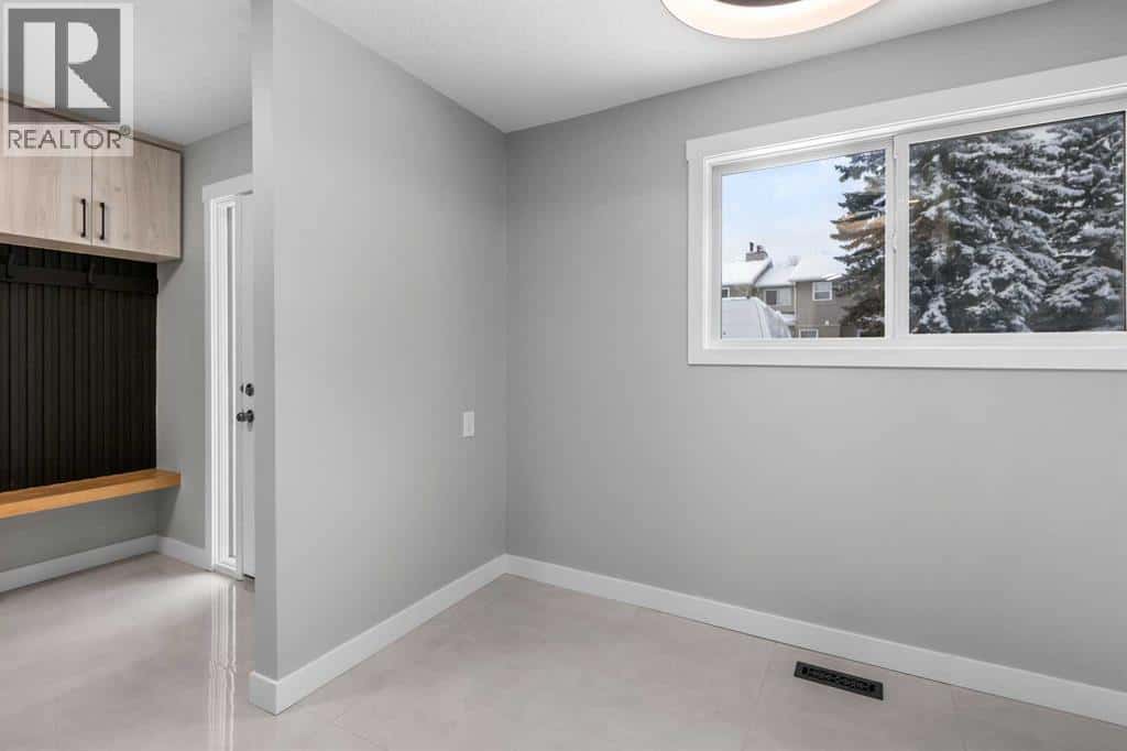 5, 5520 1 Avenue SE — Calgary, Alberta - Photo 4 of 37