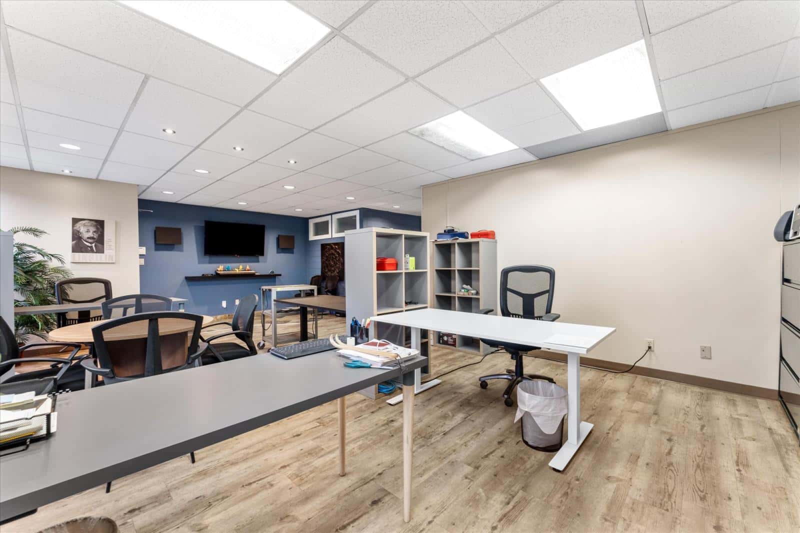 Edmonton — Edmonton - Photo 5 of 105