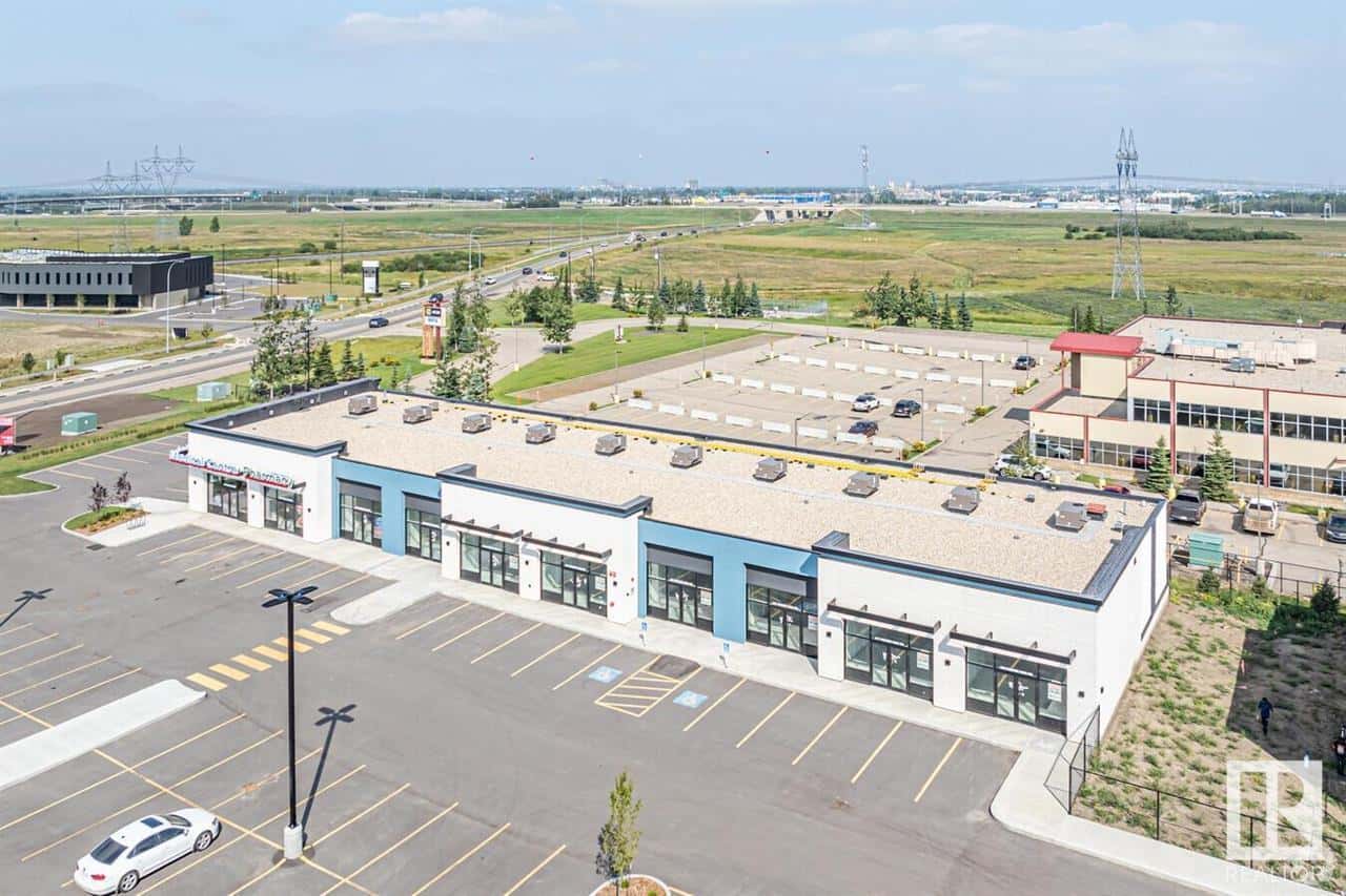 Edmonton — Edmonton - Photo 3 of 35