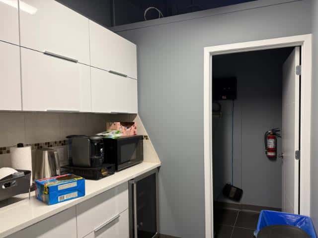 Edmonton — Edmonton - Photo 2 of 126