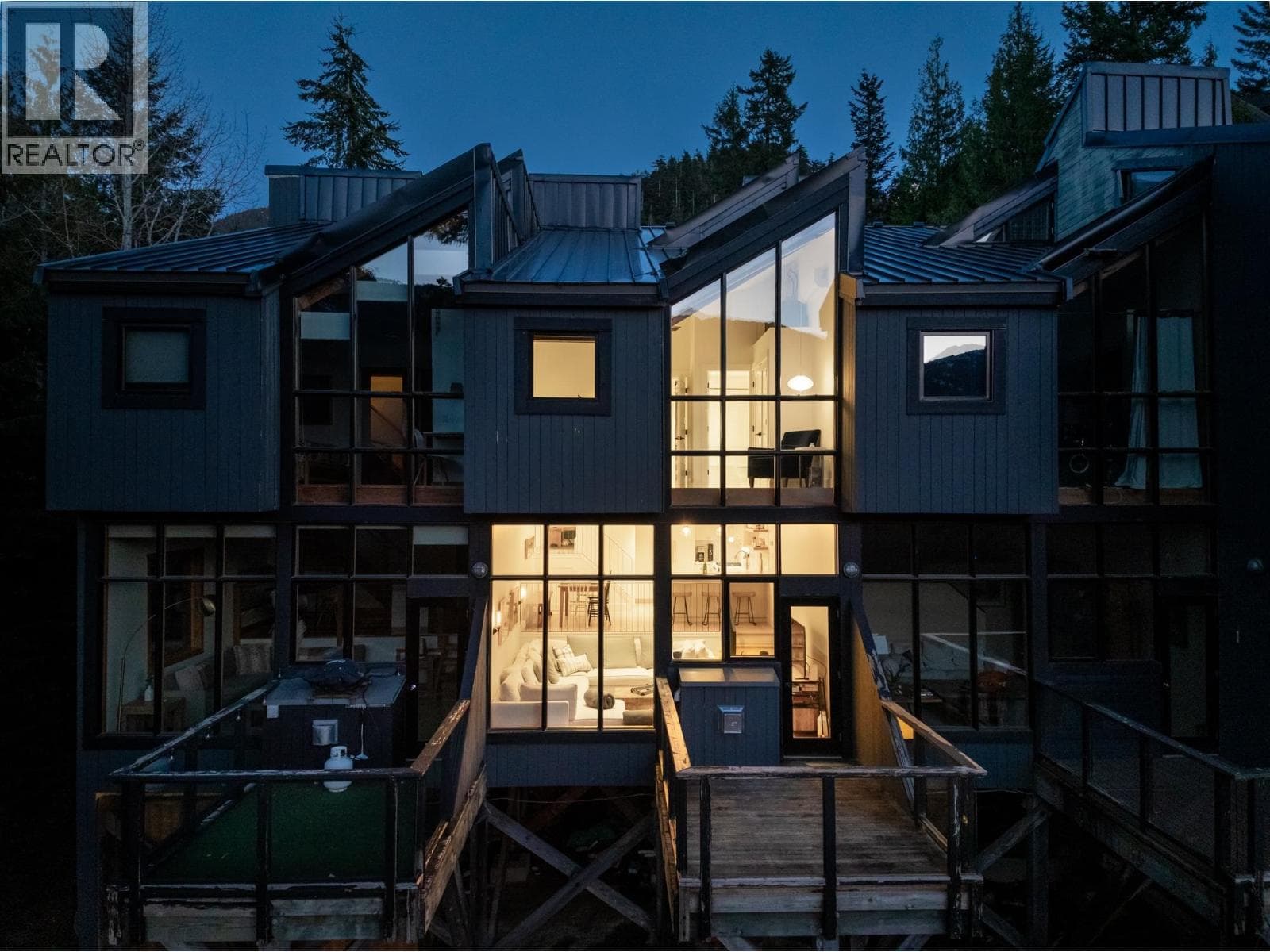 2 2221 GONDOLA WAY - Main photo, Whistler, British Columbia