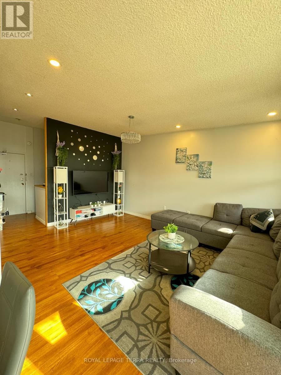 602 - 4064 LAWRENCE AVENUE E — Toronto (West Hill), Ontario - Main photo