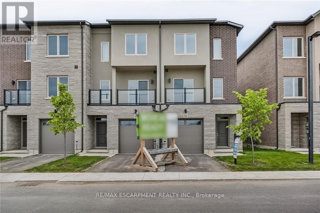 14 CLEAR VALLEY LANE — Hamilton (Mount Hope), Ontario - Main photo