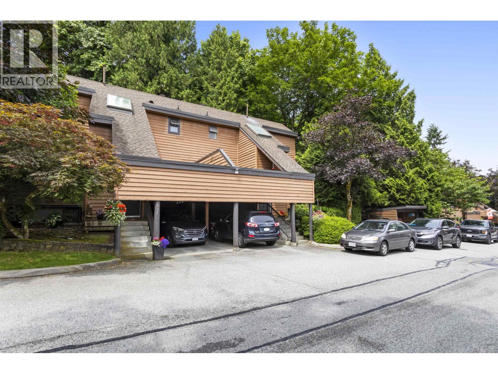 423 CAMBRIDGE WAY — Port Moody, British Columbia - Main photo