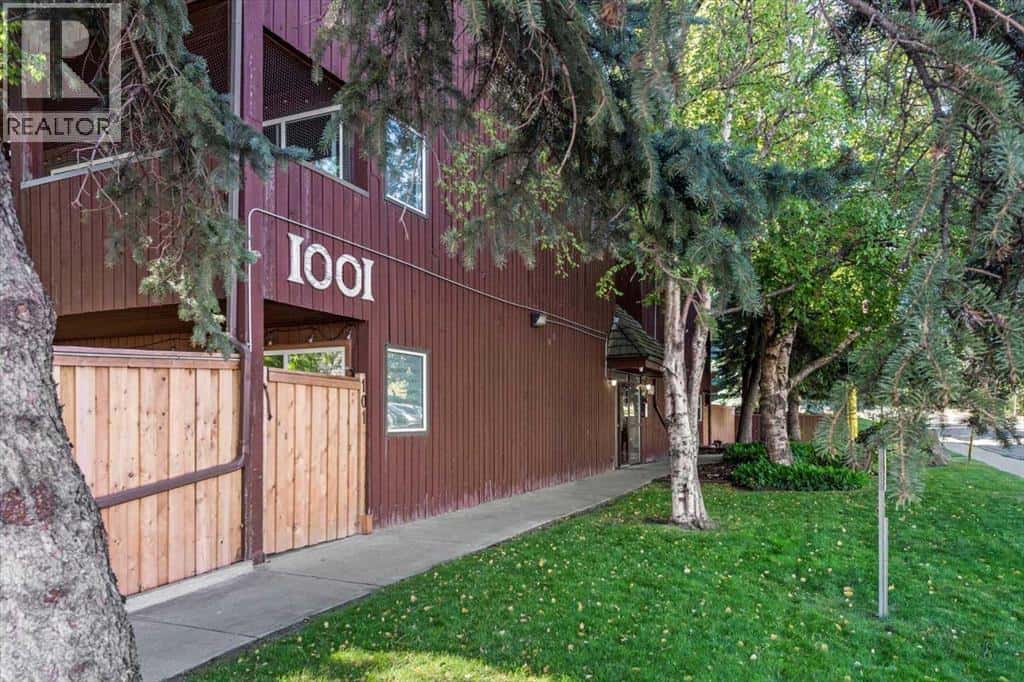 205, 1001 68 Avenue SW — Calgary, Alberta - Photo 2 of 32