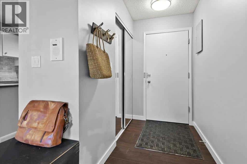 205, 1001 68 Avenue SW — Calgary, Alberta - Photo 4 of 32