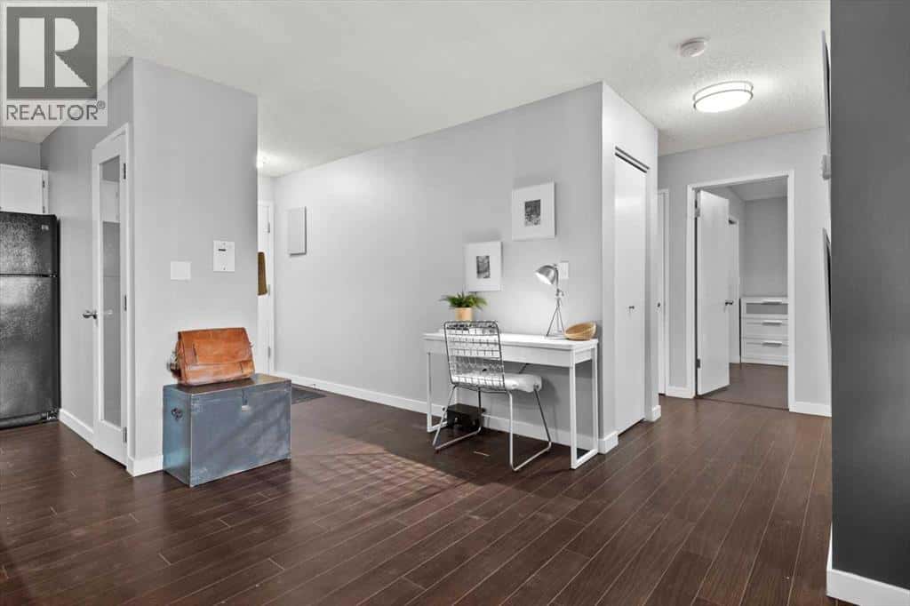 205, 1001 68 Avenue SW — Calgary, Alberta - Photo 5 of 32