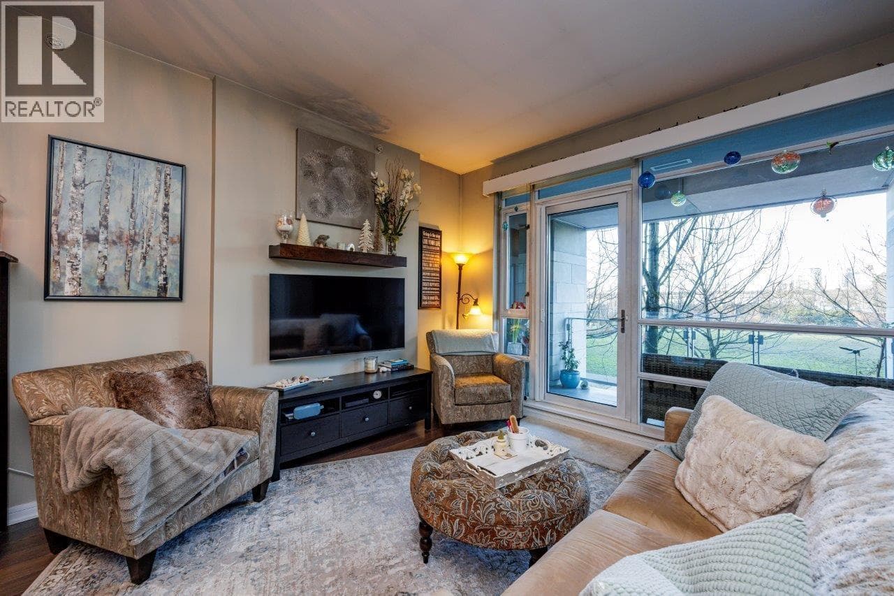 208 1616 COLUMBIA STREET — Vancouver, British Columbia - Main photo