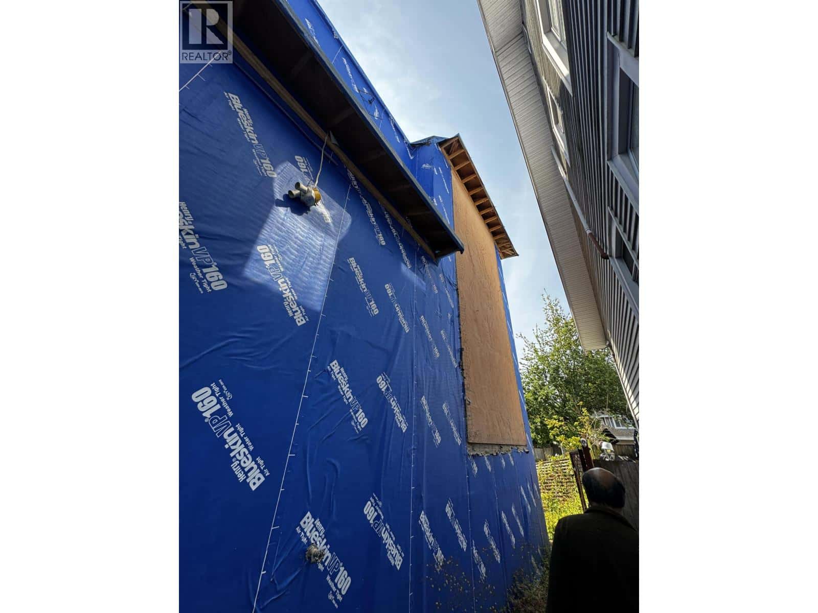 4538 W 12TH AVENUE — Vancouver, British Columbia - Photo 2 of 6