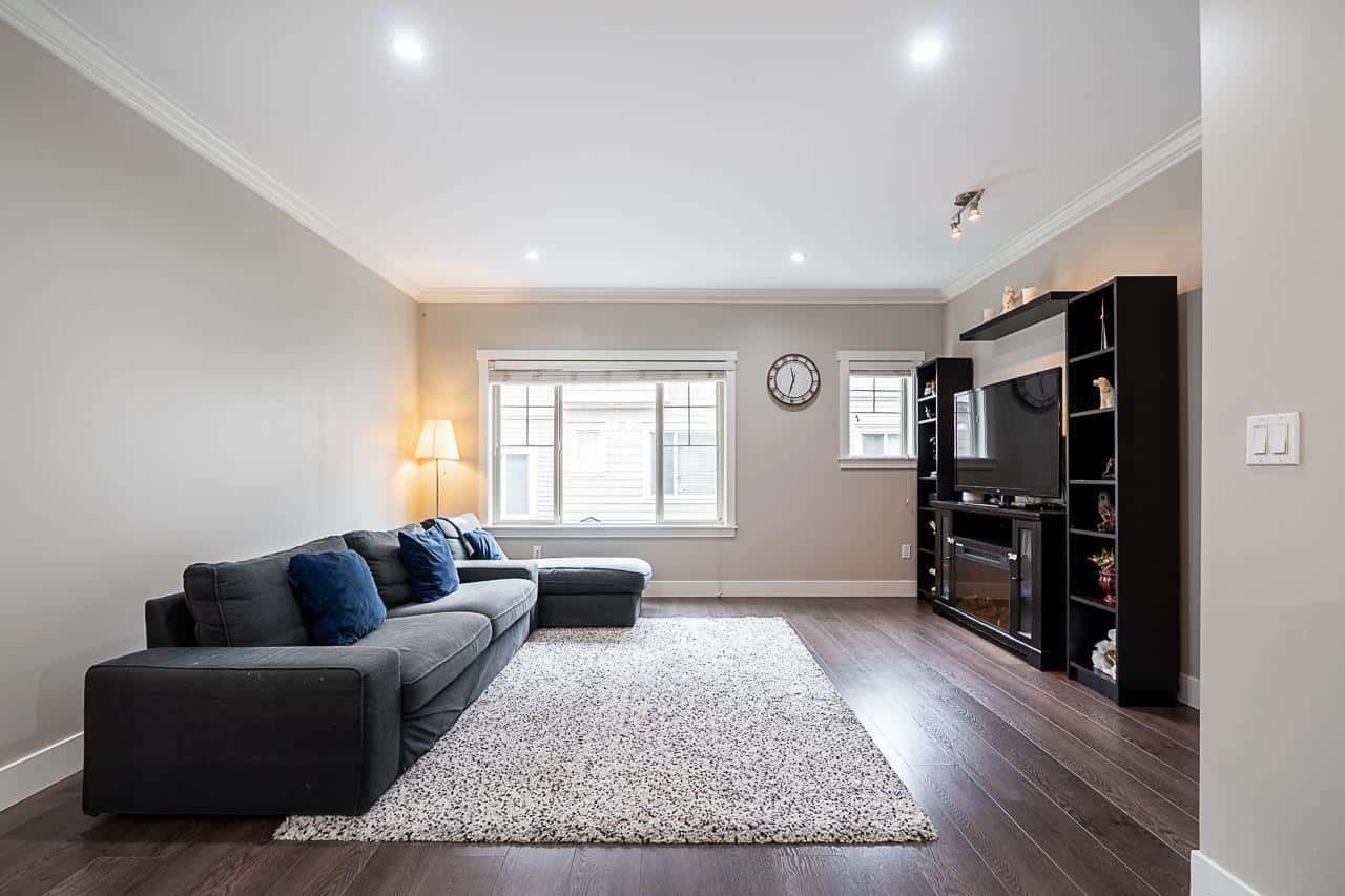 8 19097 64 AVENUE — Surrey, British Columbia - Photo 3 of 37