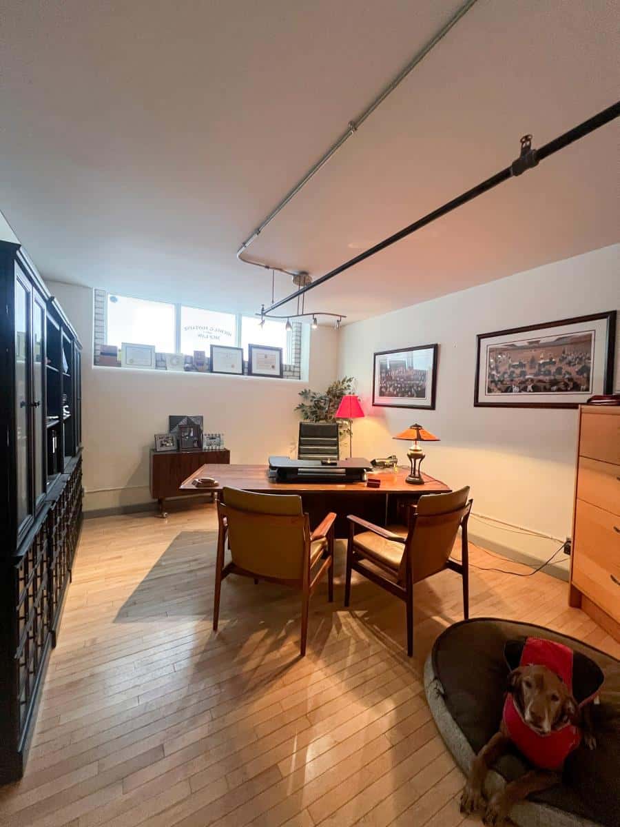 Edmonton — Edmonton - Photo 3 of 15