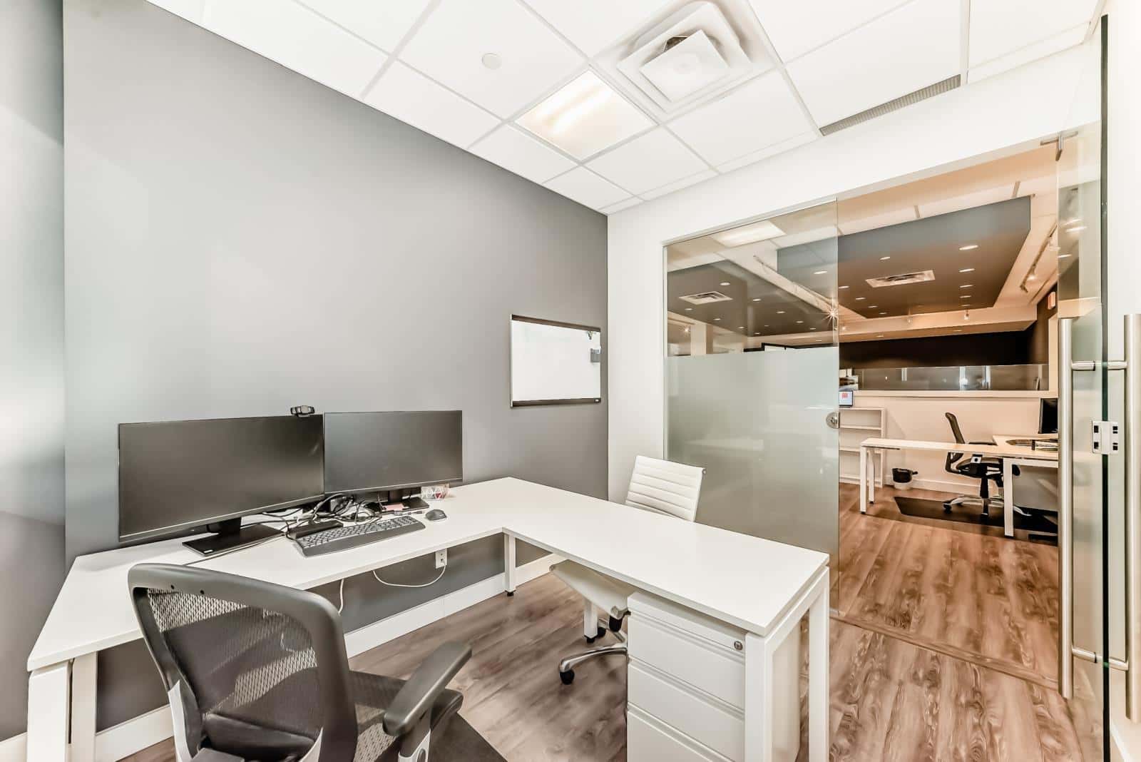 2627 ELLWOOD Drive — Edmonton - Photo 2 of 30