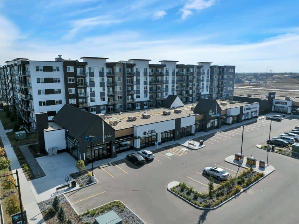 Edmonton — Edmonton - Photo 2 of 84