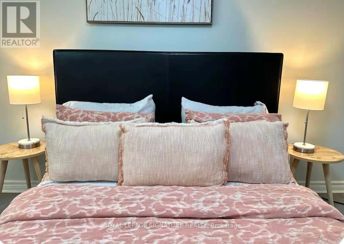 1350 REBECCA STREET — Oakville (SW Southwest), Ontario - Photo 3 of 16