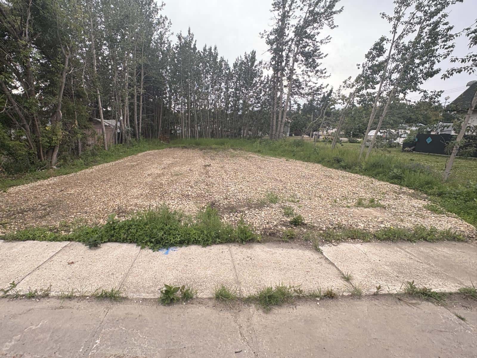 5121 50 Avenue — Entwistle - Photo 2 of 33