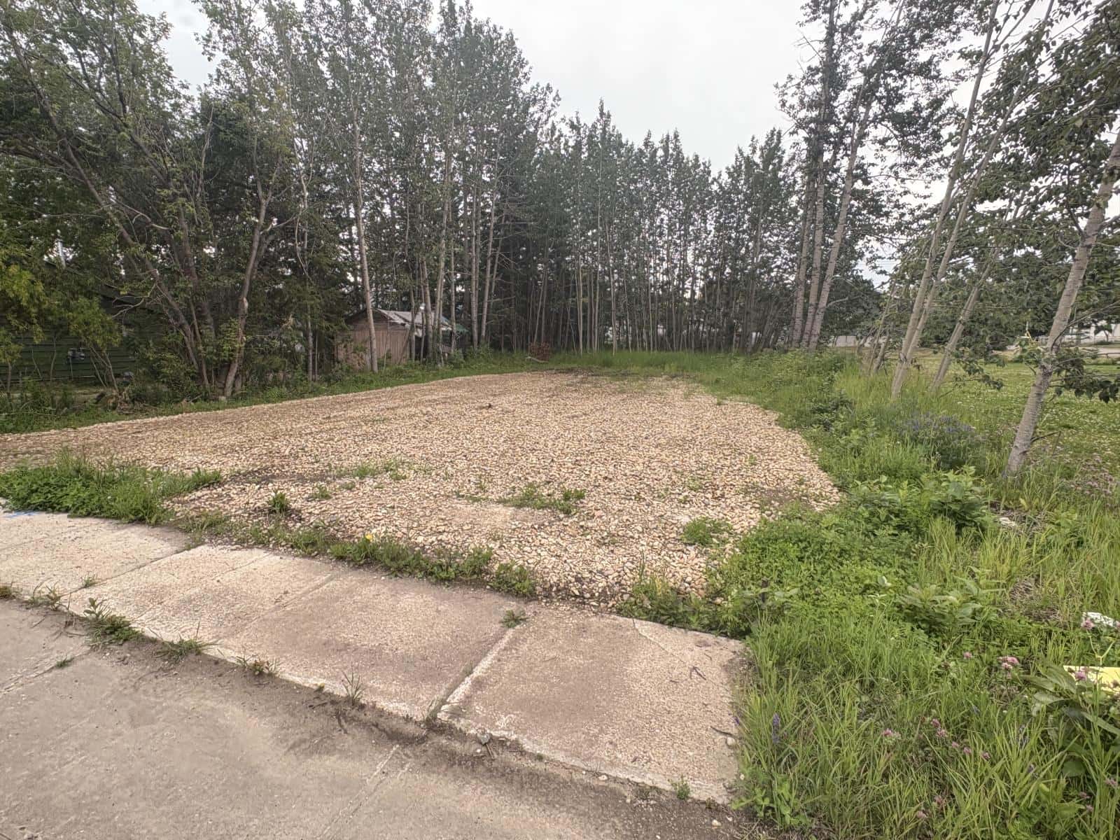 5121 50 Avenue — Entwistle - Photo 3 of 33