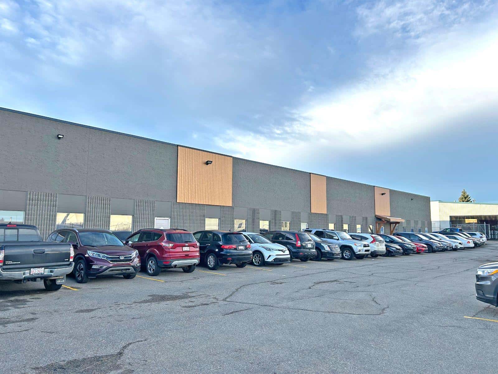 Edmonton — Edmonton - Photo 4 of 21