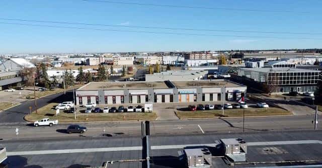 Edmonton — Edmonton - Photo 4 of 21