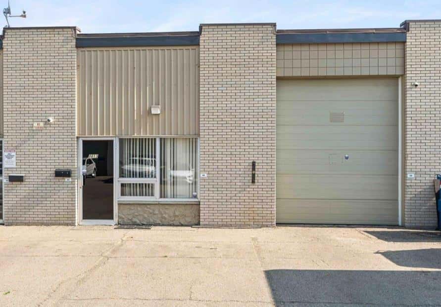 Edmonton — Edmonton - Photo 4 of 12