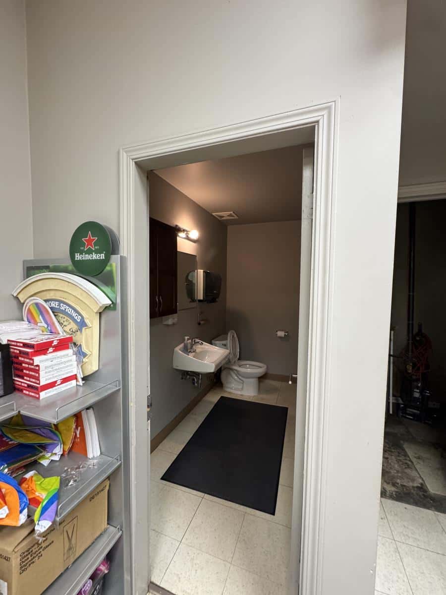 28 Airport Road — Edmonton - Photo 2 of 84