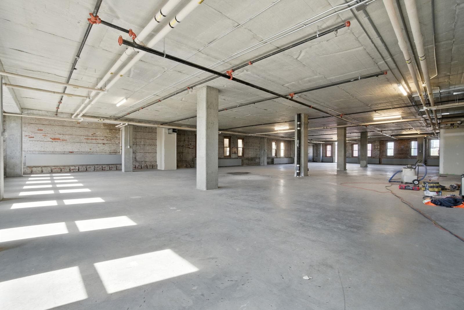 Edmonton — Edmonton - Main photo