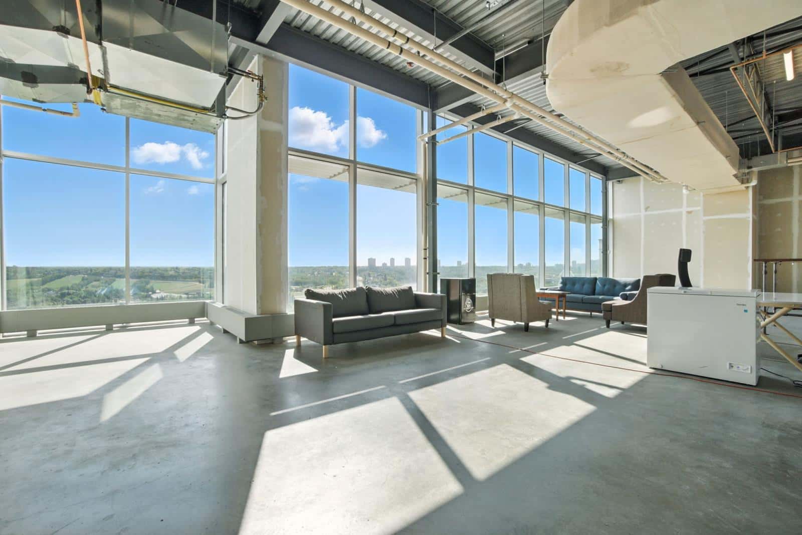 Edmonton — Edmonton - Photo 5 of 39