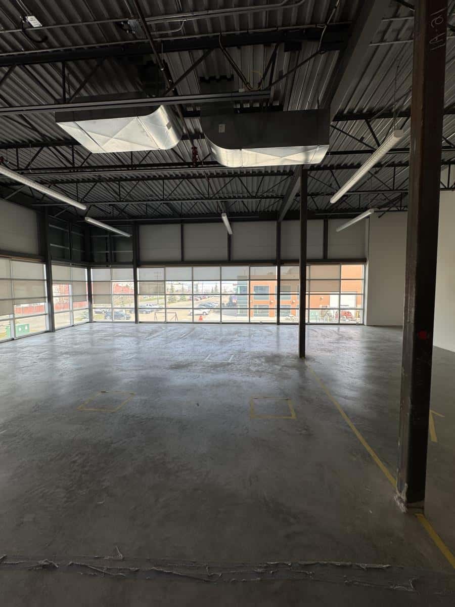 Edmonton — Edmonton - Photo 2 of 48