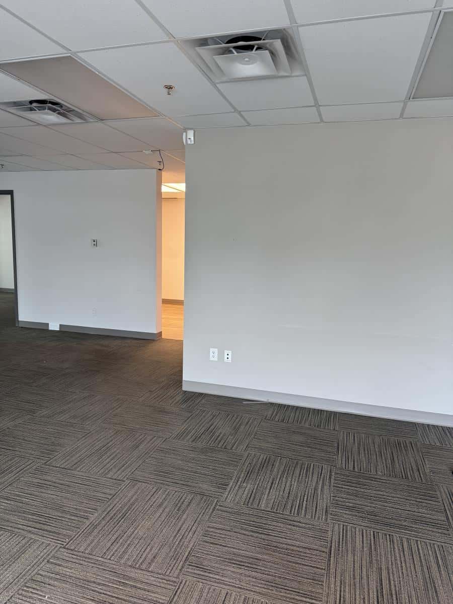 Edmonton — Edmonton - Photo 4 of 48