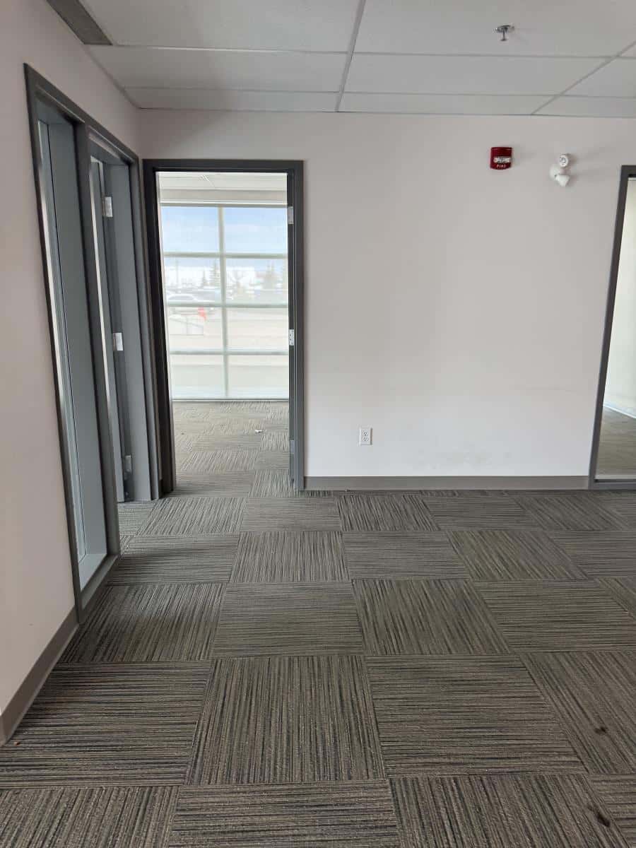 Edmonton — Edmonton - Photo 5 of 48