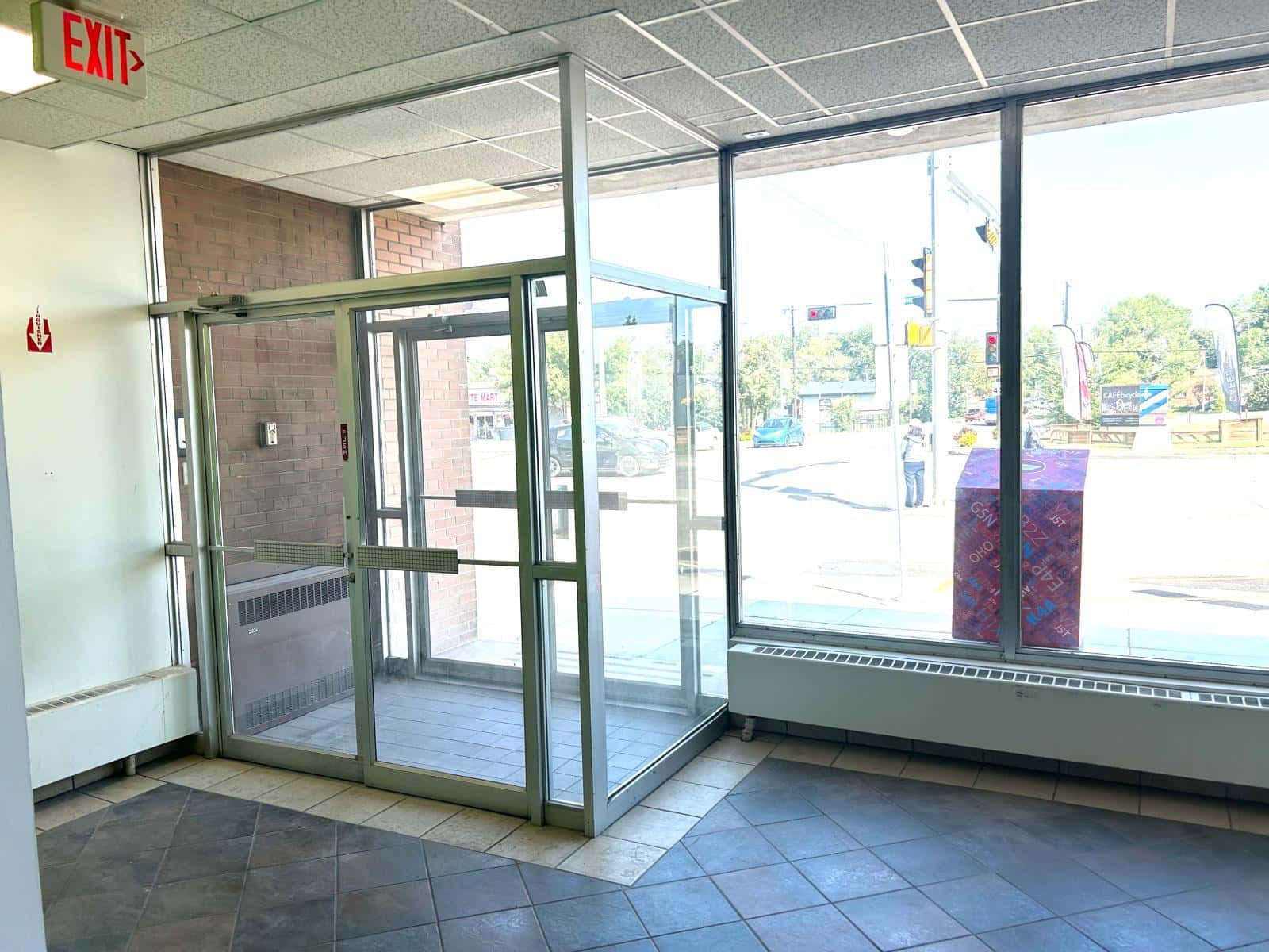 Edmonton — Edmonton - Photo 3 of 111