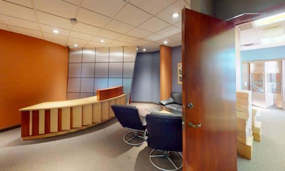 Edmonton — Edmonton - Photo 2 of 36