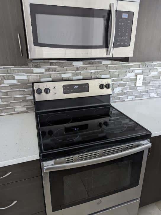 12505 111 Ave NW — Edmonton - Photo 3 of 78