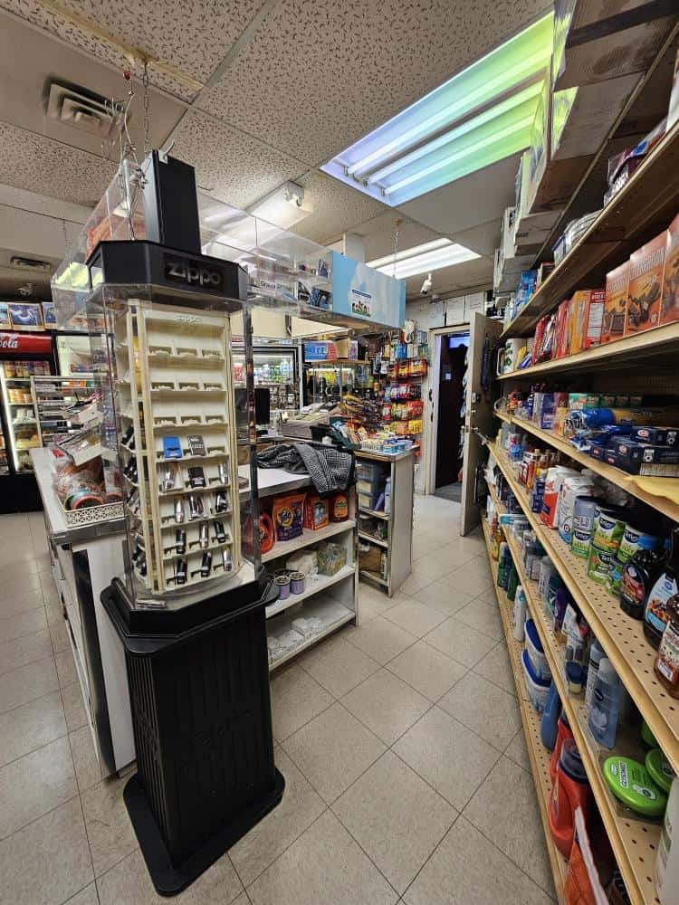 10205 100 Ave NW — Edmonton - Photo 4 of 48