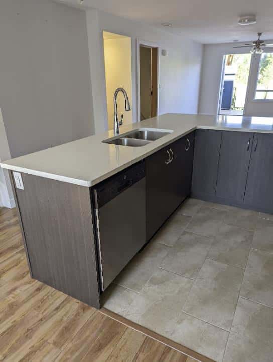 12505 111 Ave NW — Edmonton - Photo 4 of 78