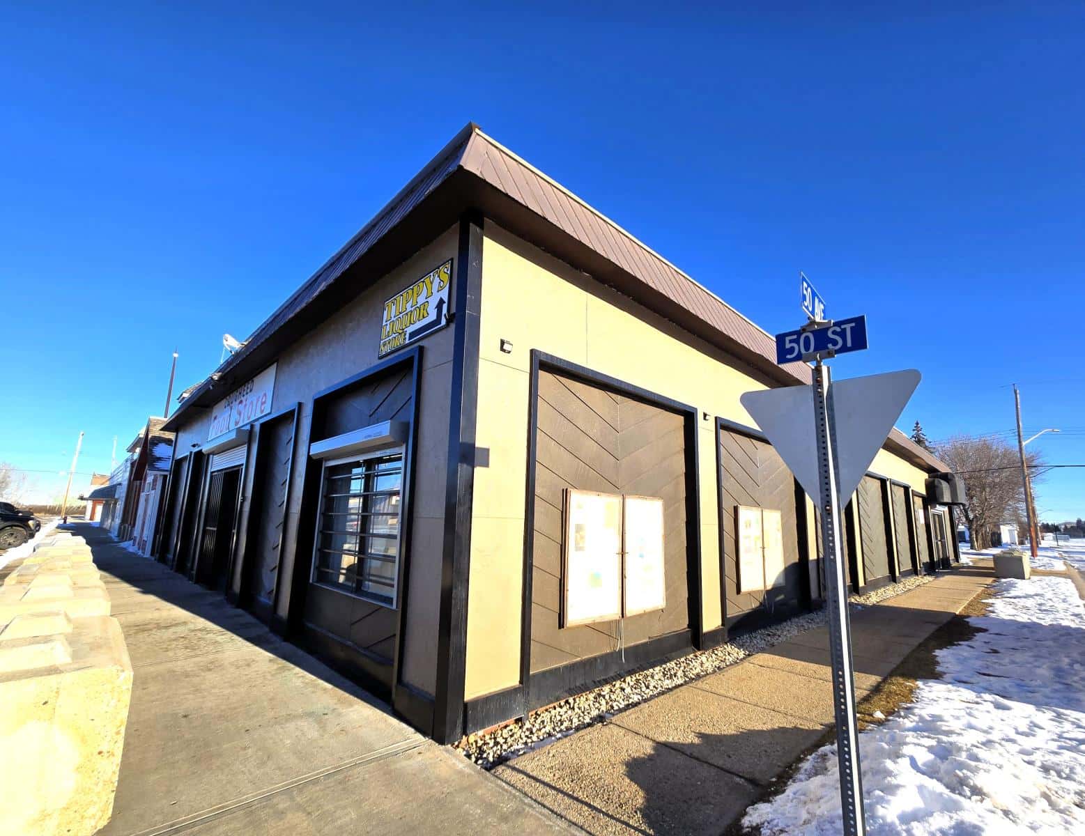 Lougheed — Lougheed - Photo 2 of 36