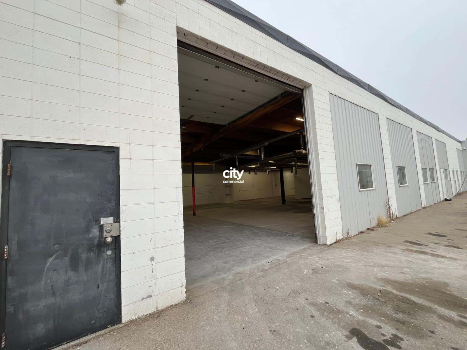 Edmonton — Edmonton - Photo 5 of 18